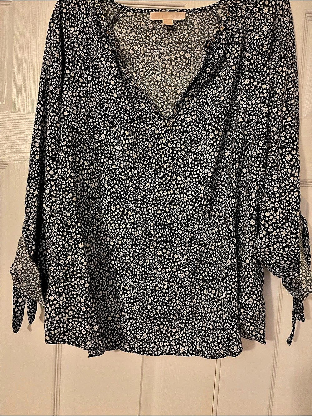 Michael Kors Floral Blouse in Black & White Size Medium Like New